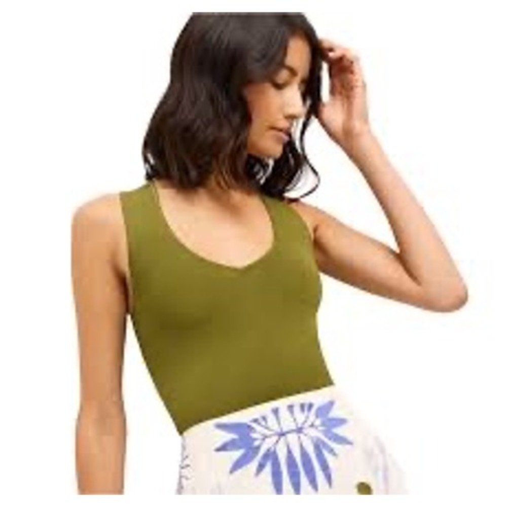 Marie Oliver Miranda Knit Tank Pesto Green V-Neck Ribbed Top Size S Sleeveless